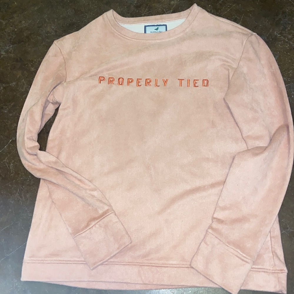 Properly tied pullover